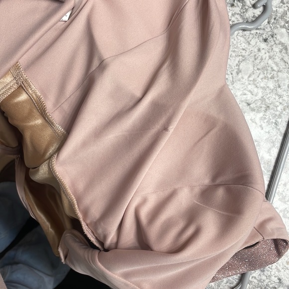 Formal dress - Picture 5 of 5